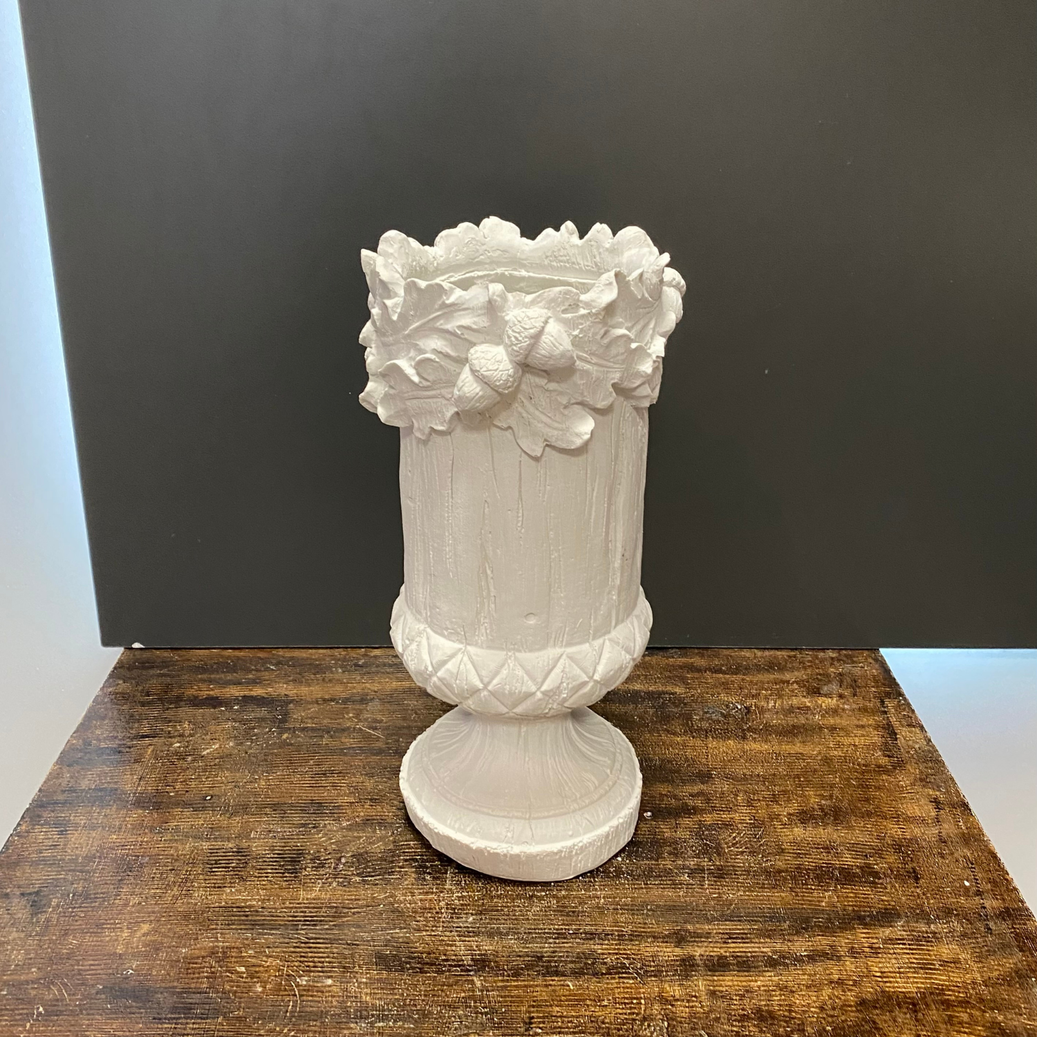 Palamut Fındıklı Saksı Vazo