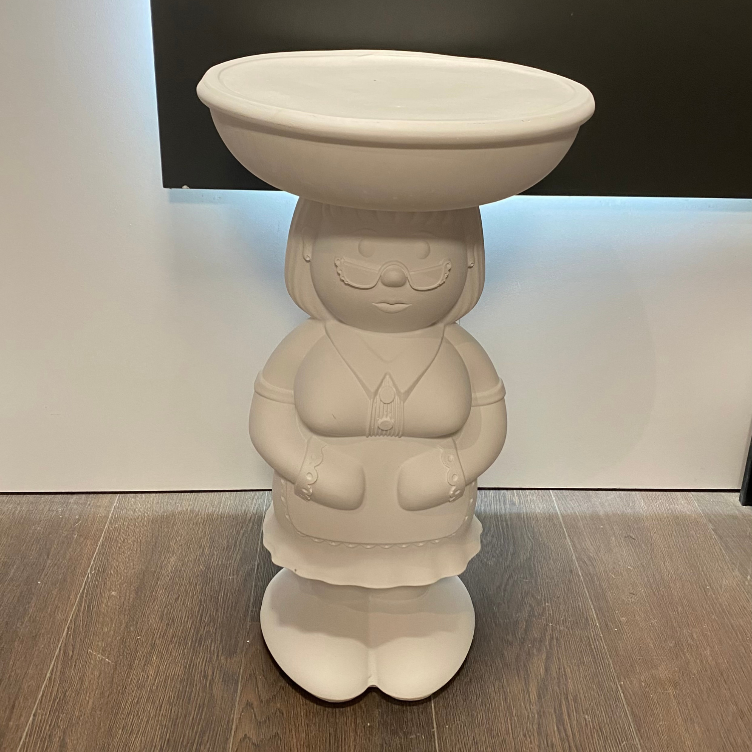 Büyük Kadın Uşak Sehpa Sunumluk