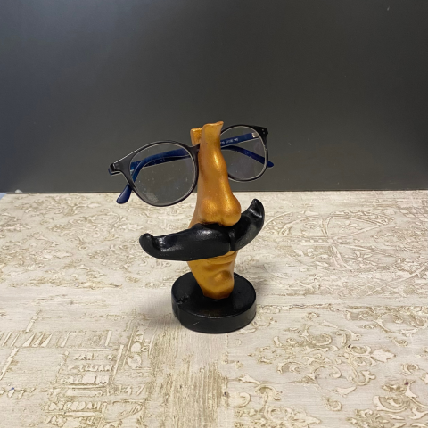 Gözlük Tutucu Bıyıklı