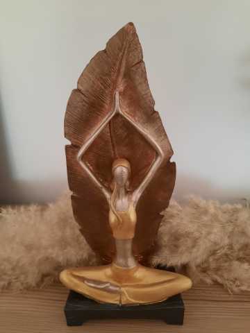 Dekoratif Yoga Yapan Kız Biblo