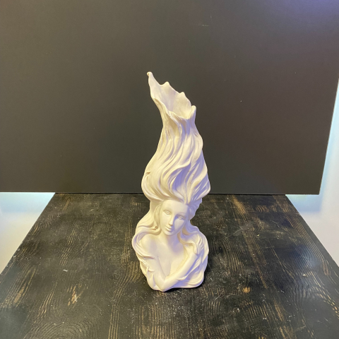 Uzun Saçlı Kadın Mumluk Şamdan