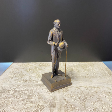 Bastonlu Atatürk Heykel