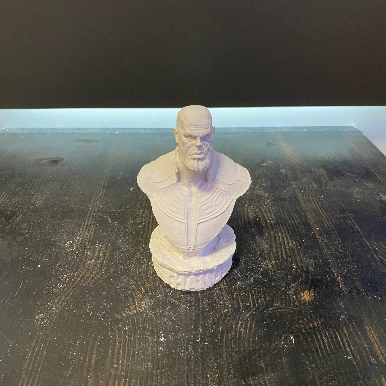 Thanos Büst
