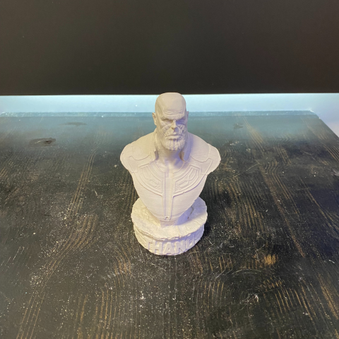 Thanos Büst