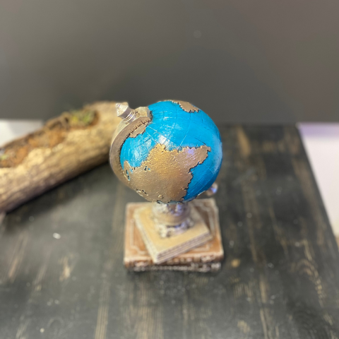 Çift Kitap Üzeri Dünya Küre Biblo