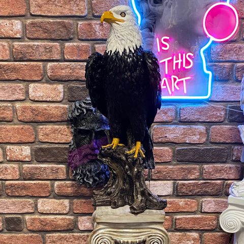 Ayakta Büyük Kartal Heykel Biblo