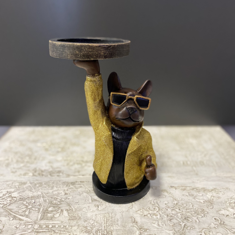 Servis Yapan Buldog Köpek