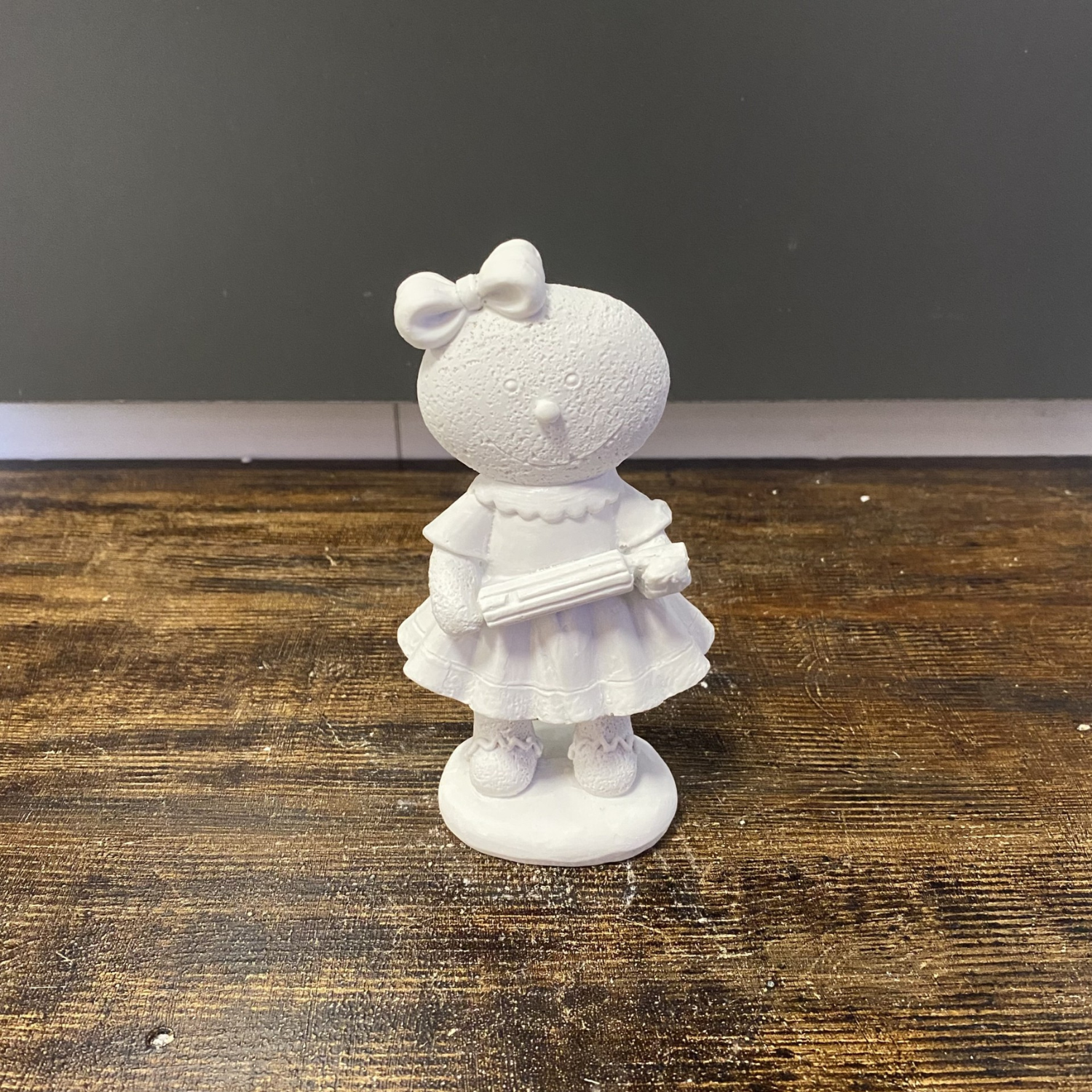 Dokulu Yılbaşı Merdaneli Kız