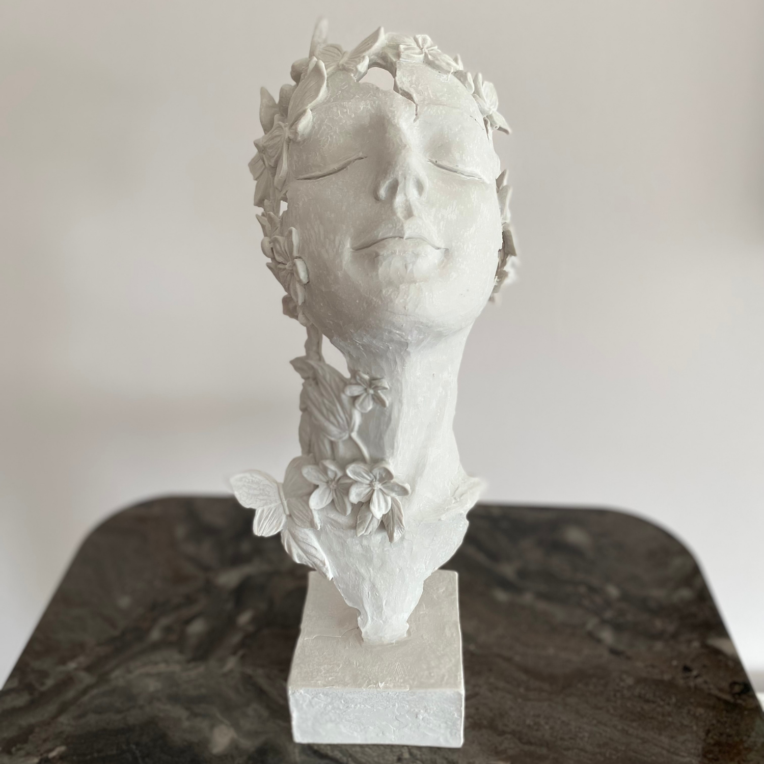 Çiçek Saçlı Kadın