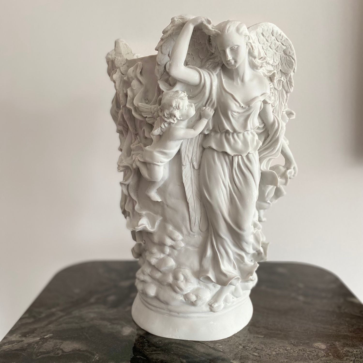 Çocuk ve Melek Kadın Büyük Vazo