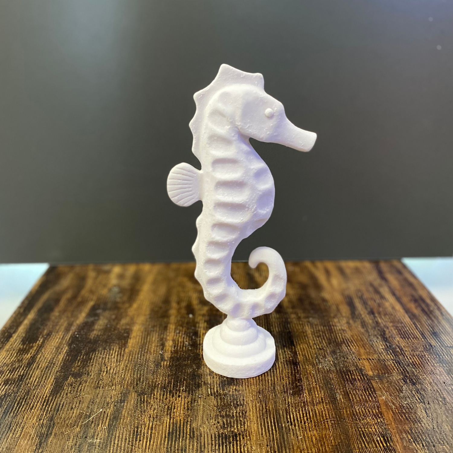 Deniz Atı Kaidesi Birleşik Ham Polyester Obje