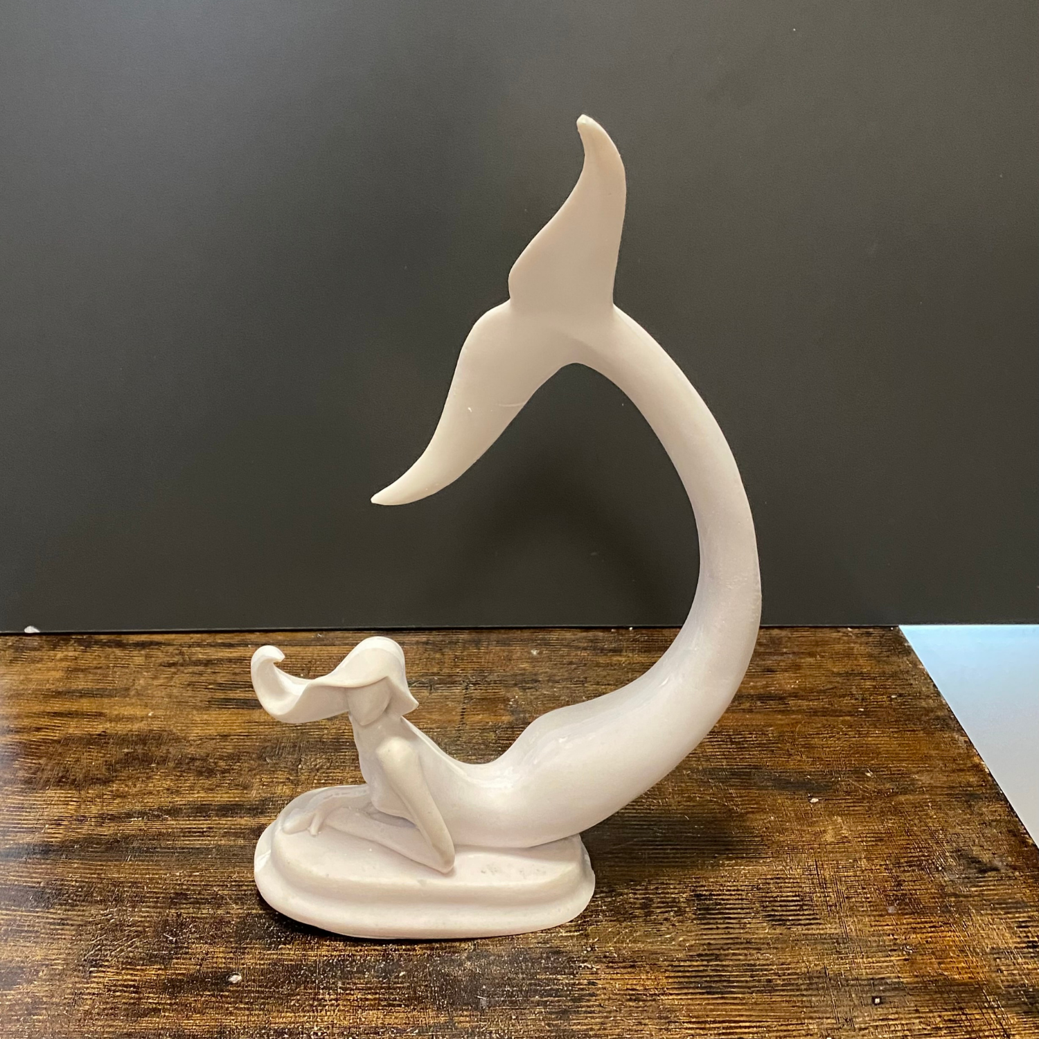 Deniz Kızı Uzanmış