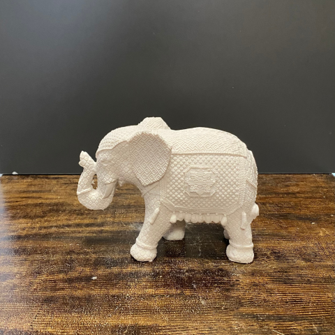 Otantik Desenli Kilimli Büyük Fil