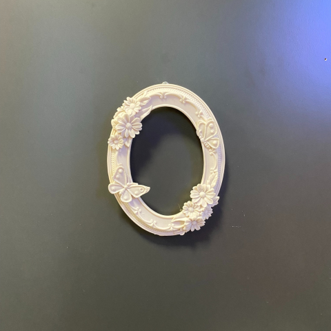 Pamela Papatya ve Kelebekli Çerçeve Küçük