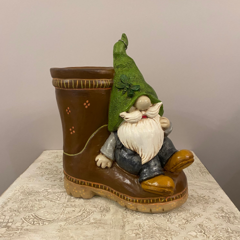 Çizmede Oturan Cüce