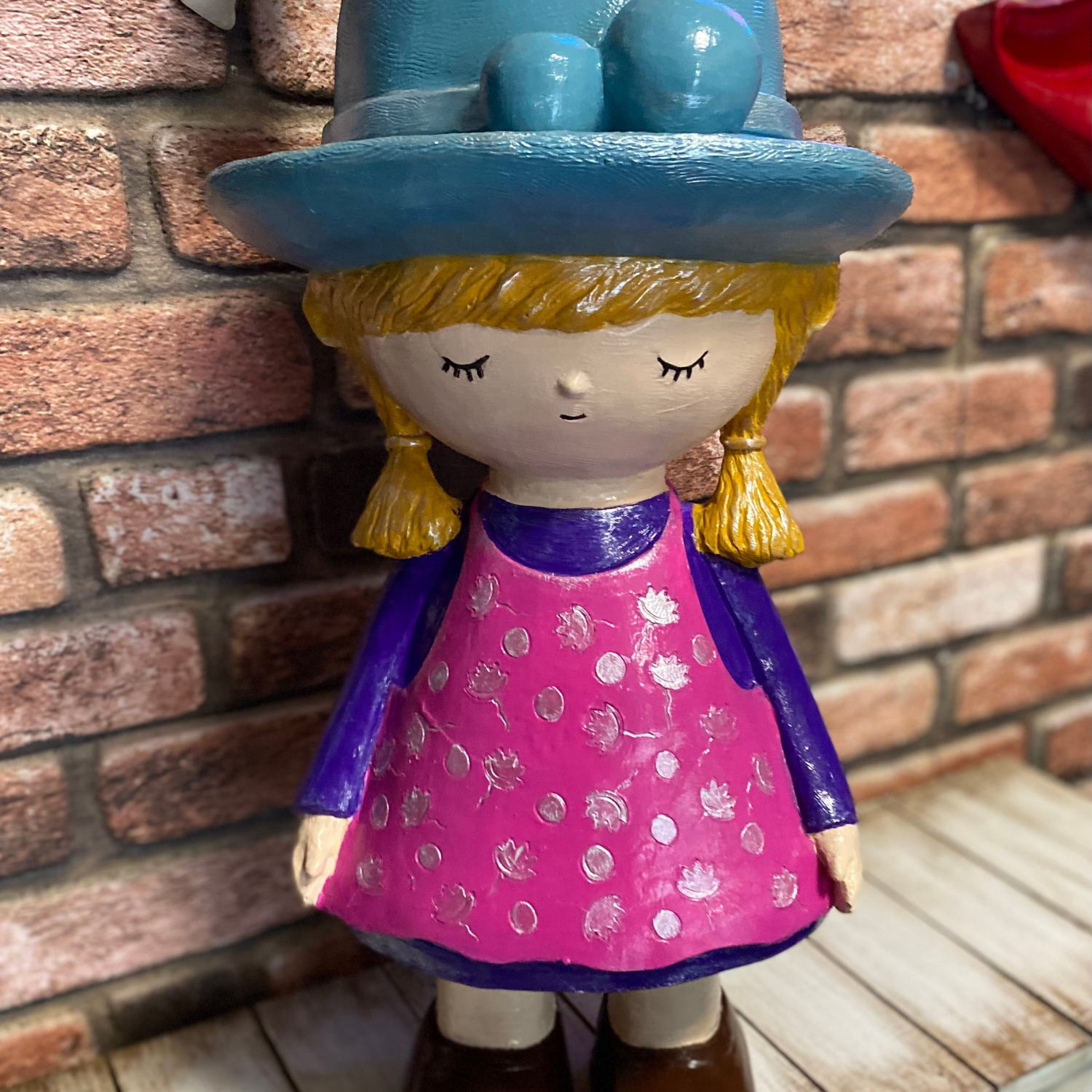 Bahçe Dekoru Şapkalı Kız Dekoratif Ürün