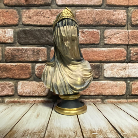 Tül Duvaklı Kadın Büst