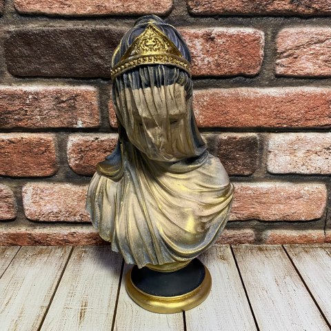 Tül Duvaklı Kadın Büst