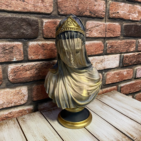 Tül Duvaklı Kadın Büst