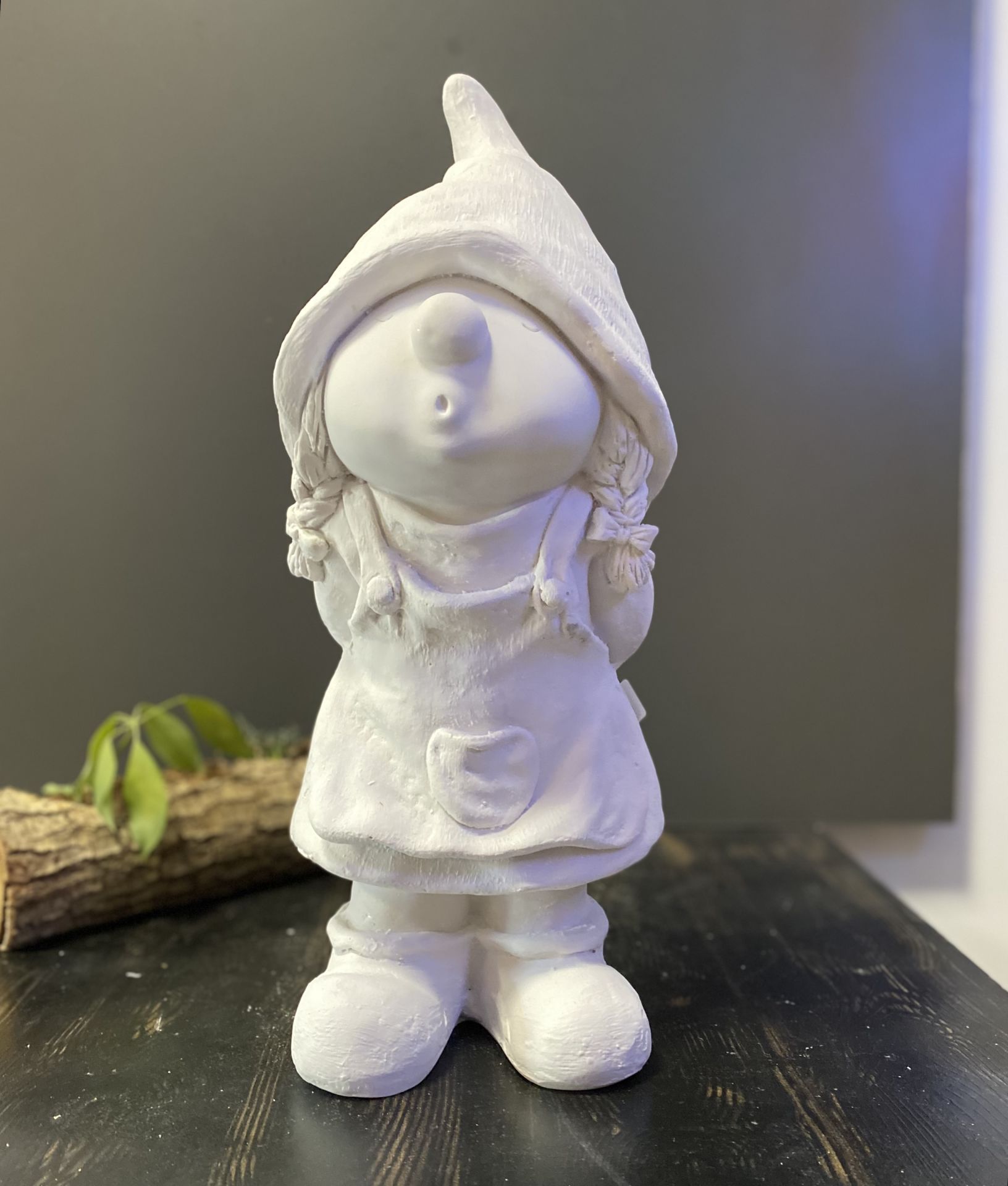 Öpücük Veren Kız Cüce Büyük