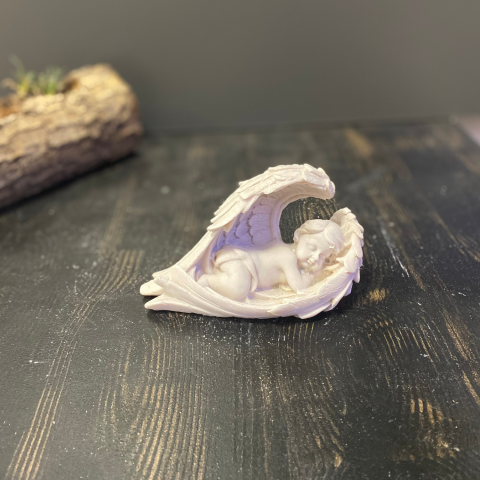 Yatan Uyuyan Büyük Melek