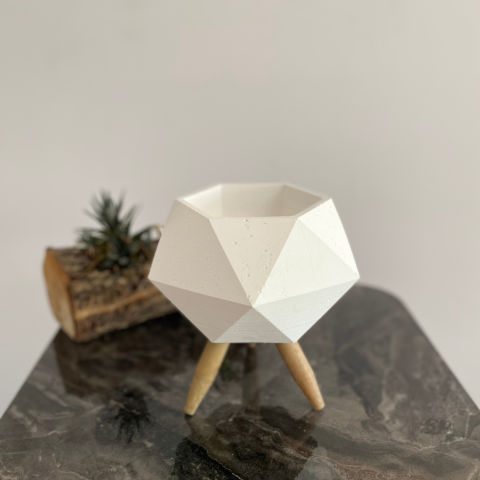 Büyük Prizma Saksı