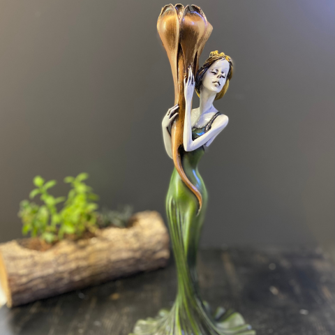 Kadın Tekli Mumluk Şamdan