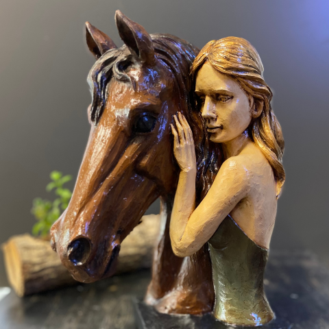 Kadın ve At Büst Heykel