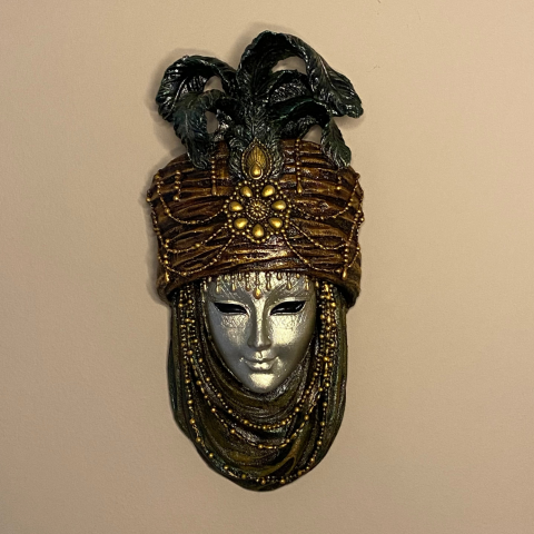 Duvar Dekoru Kolyeli Mask