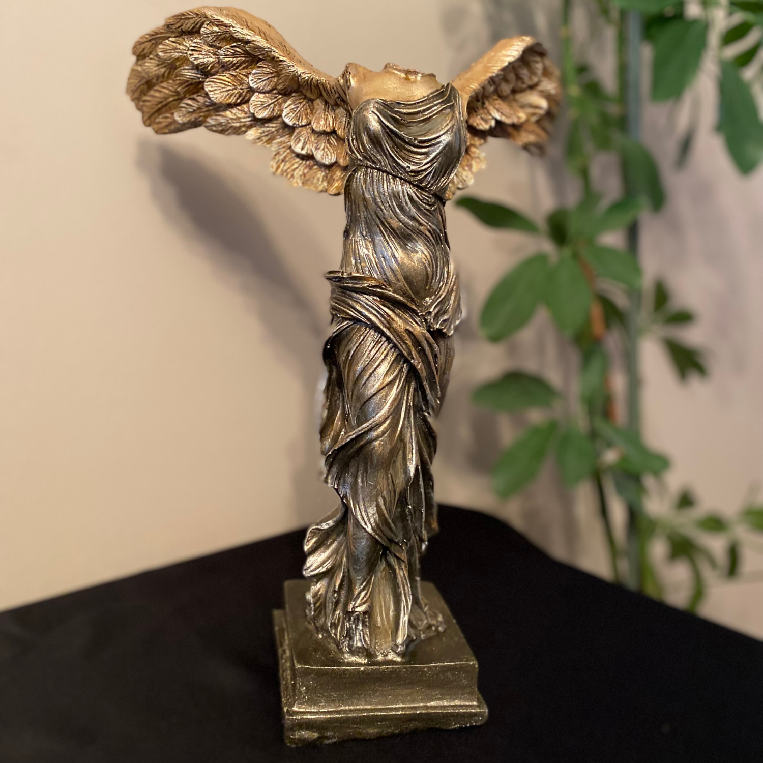 Zafer Tanrıçası Nike Heykel Biblo