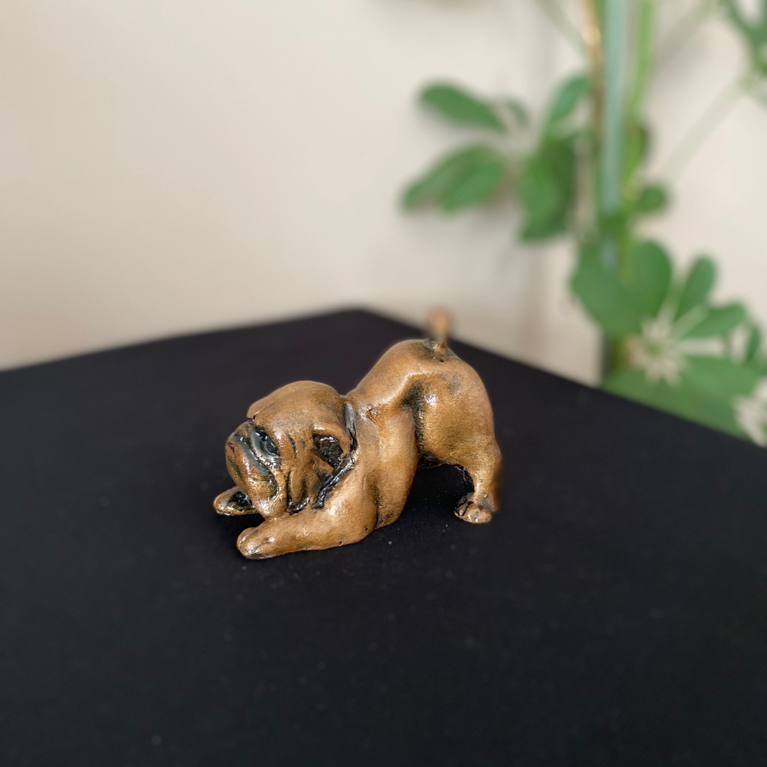 Buldog Köpek Biblo