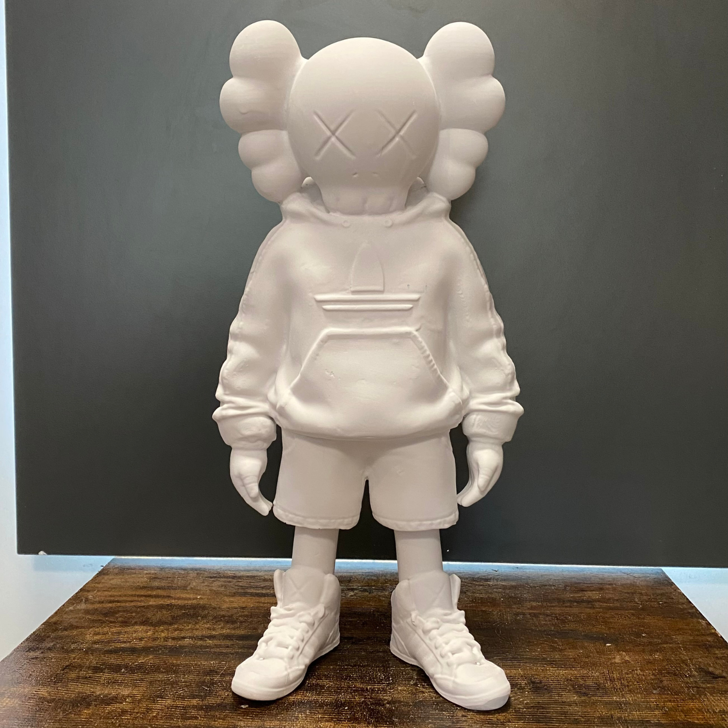 Kapuşonlu Spor Giyimli Kaws