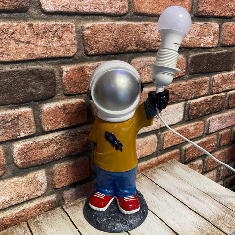 Çocuk Odası Işıklı Astronot Lamba