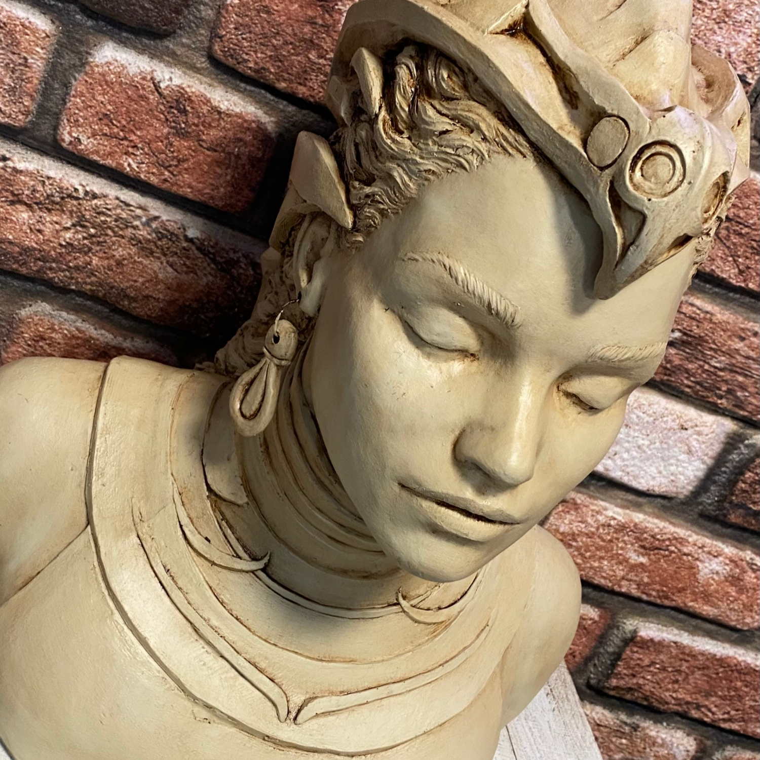 Su Perisi Dryope Büst Heykel