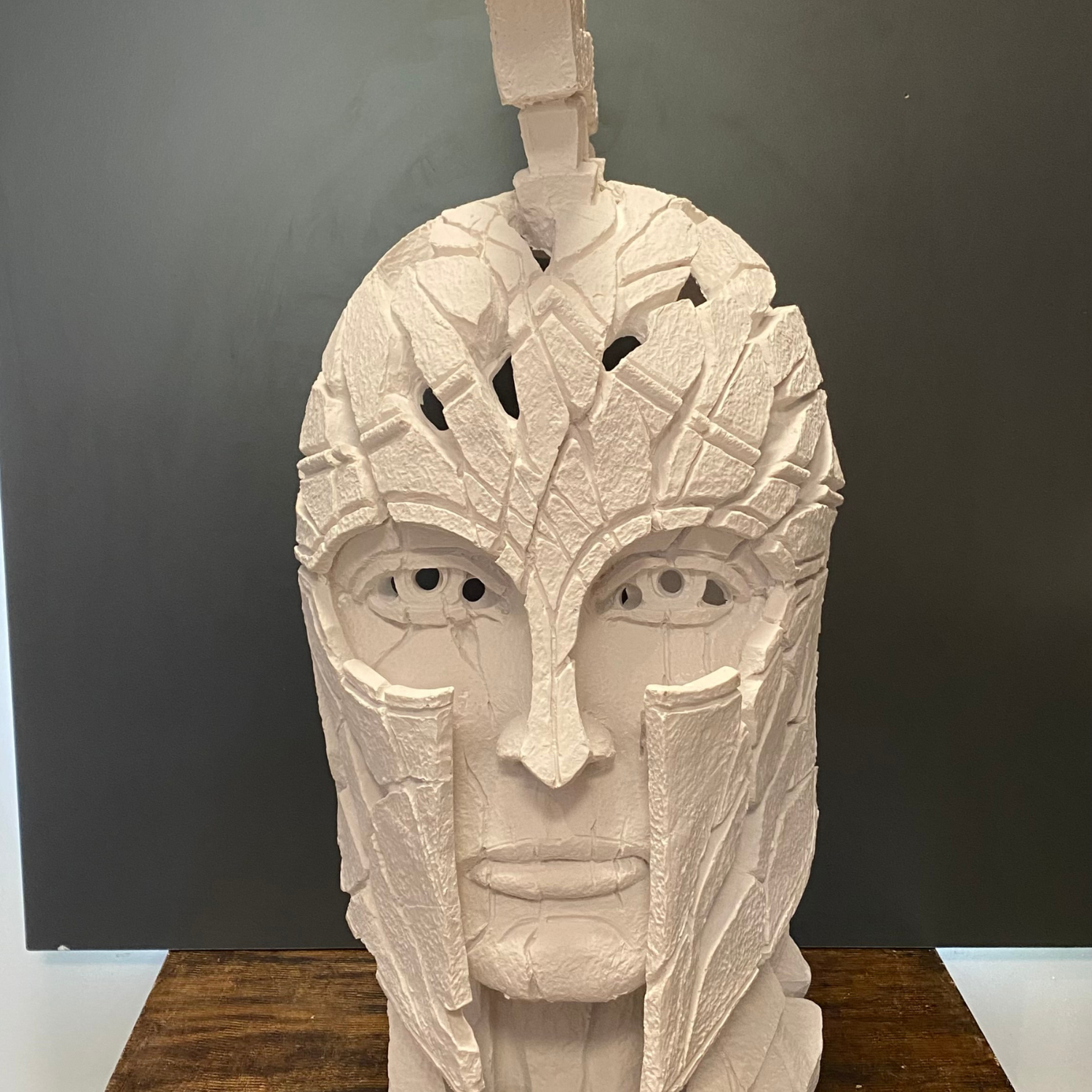 Dokulu Miğferli Savaşçı Büst