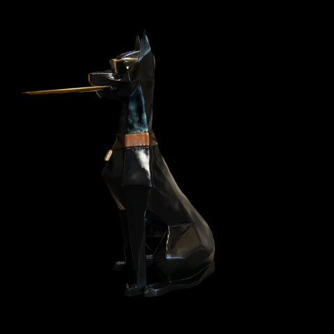 Tepsi Tutan Doberman Köpek