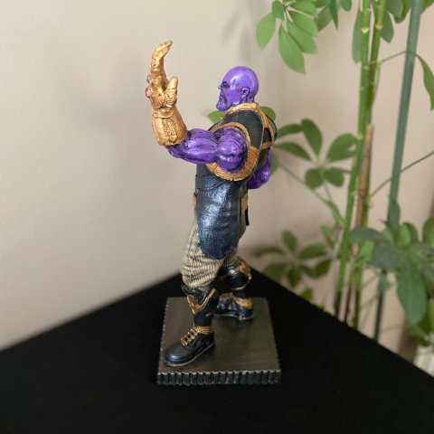 Marvel Karakteri Thanos Heykel Biblo