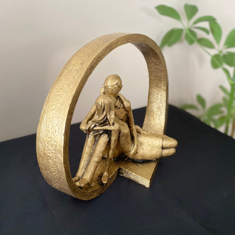 Çemberde Oturan Sevgili Biblo