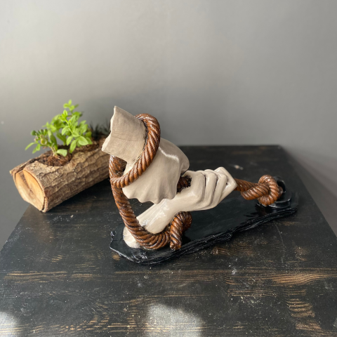 Dekoratif Halat Tutan Çeken El