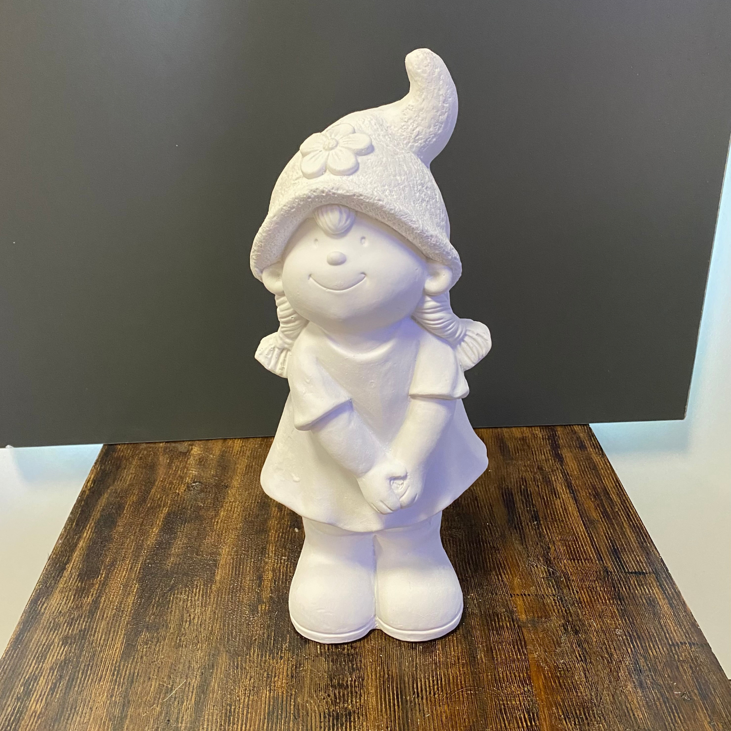 Çiçek Şapkalı Kız Cüce