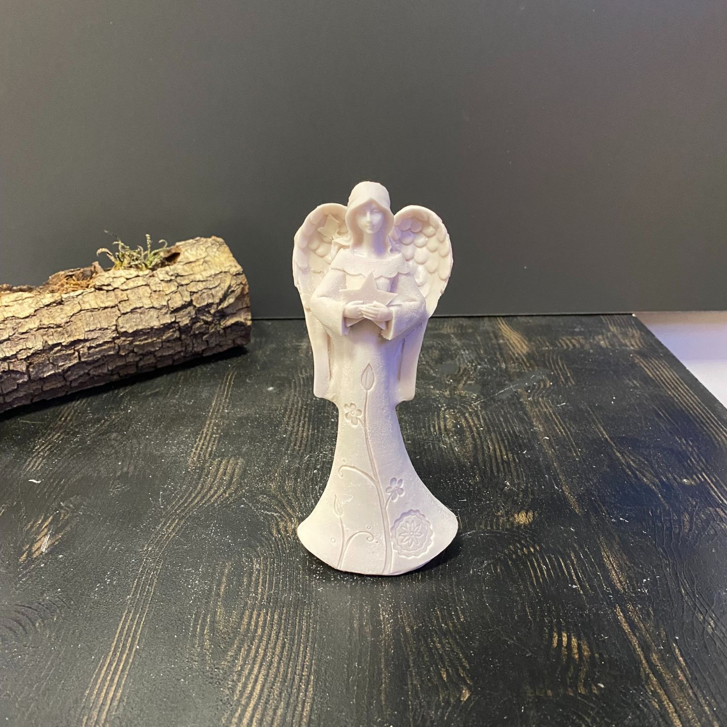 Yıldız Tutan Kanatlı Melek