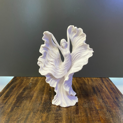 Yelpazeli Kız Ham Polyester Obje