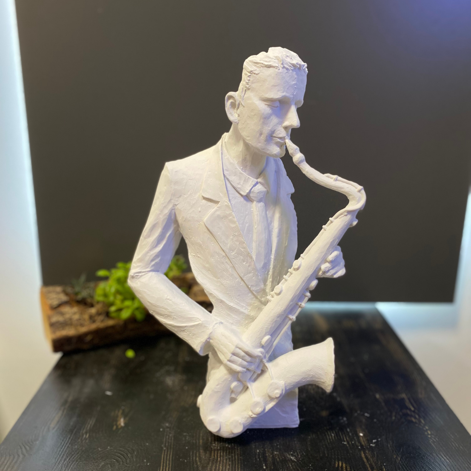 Saksafon Çalan Adam