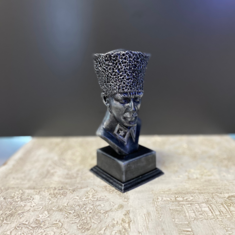 Kalpaklı Atatürk Büst