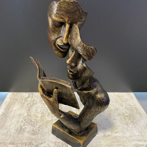 Kitap Okuyan Çift Mask