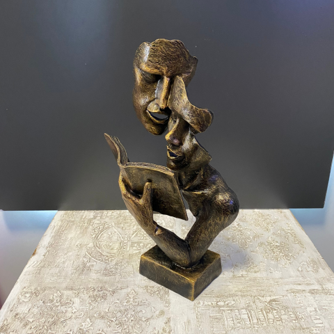 Kitap Okuyan Çift Mask