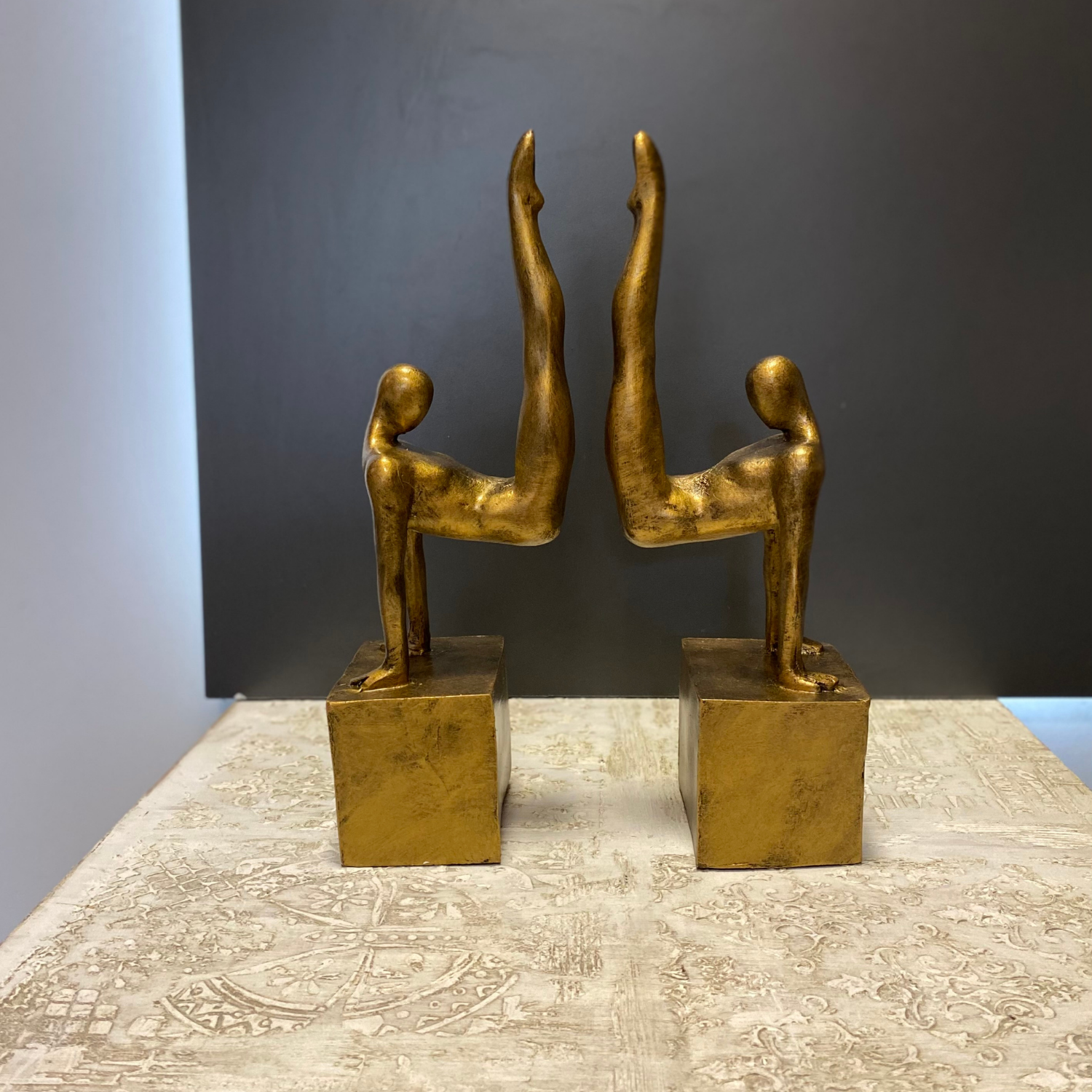 Akrobat Kitap Tutucu