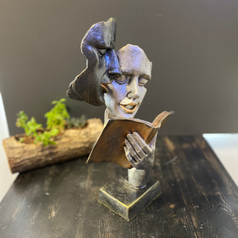 Kitap Okuyan Çift Mask