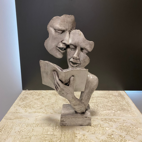 Kitap Okuyan Çift Mask