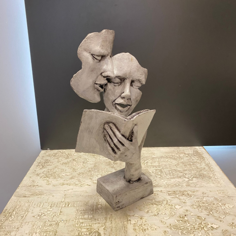 Kitap Okuyan Çift Mask